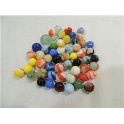 LOT 55 VINTAGE MARBLES: CORK SCREW, SOLIDS, CAT