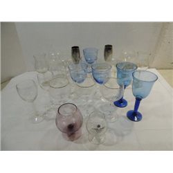 LOT 40 ASSORTED VINTAGE QUALITY STEMWARE: WINE,