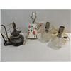 Image 1 : LOT 4 VINTAGE LAMPS: 1 CERAMIC WALL LAMP, 2 GLASS