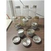 Image 1 : LOT 8 VINTAGE DREY PERFECT MASON JARS & 18