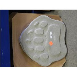 CONCRETE - PAW - MED - CLAW