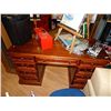 Image 1 : DOUBLE PEDESTAL DESK