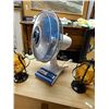 Image 1 : TABLE FAN