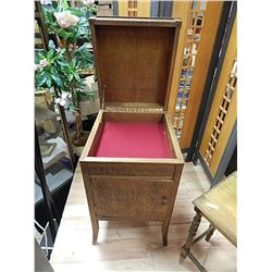 VINTAGE CUPBOARD - 1 DOOR - LIFT TOP