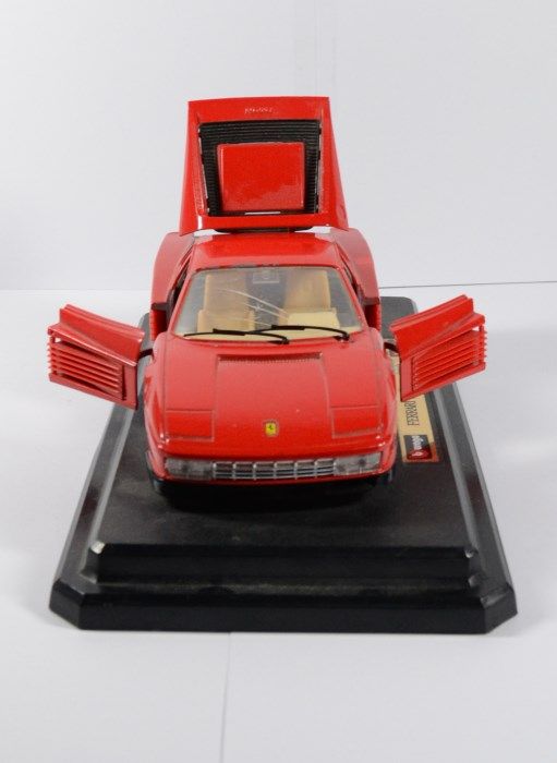 Miniature Bburago Gold – Ferrari Testarossa Rouge – Échelle 1:24 – Vintage