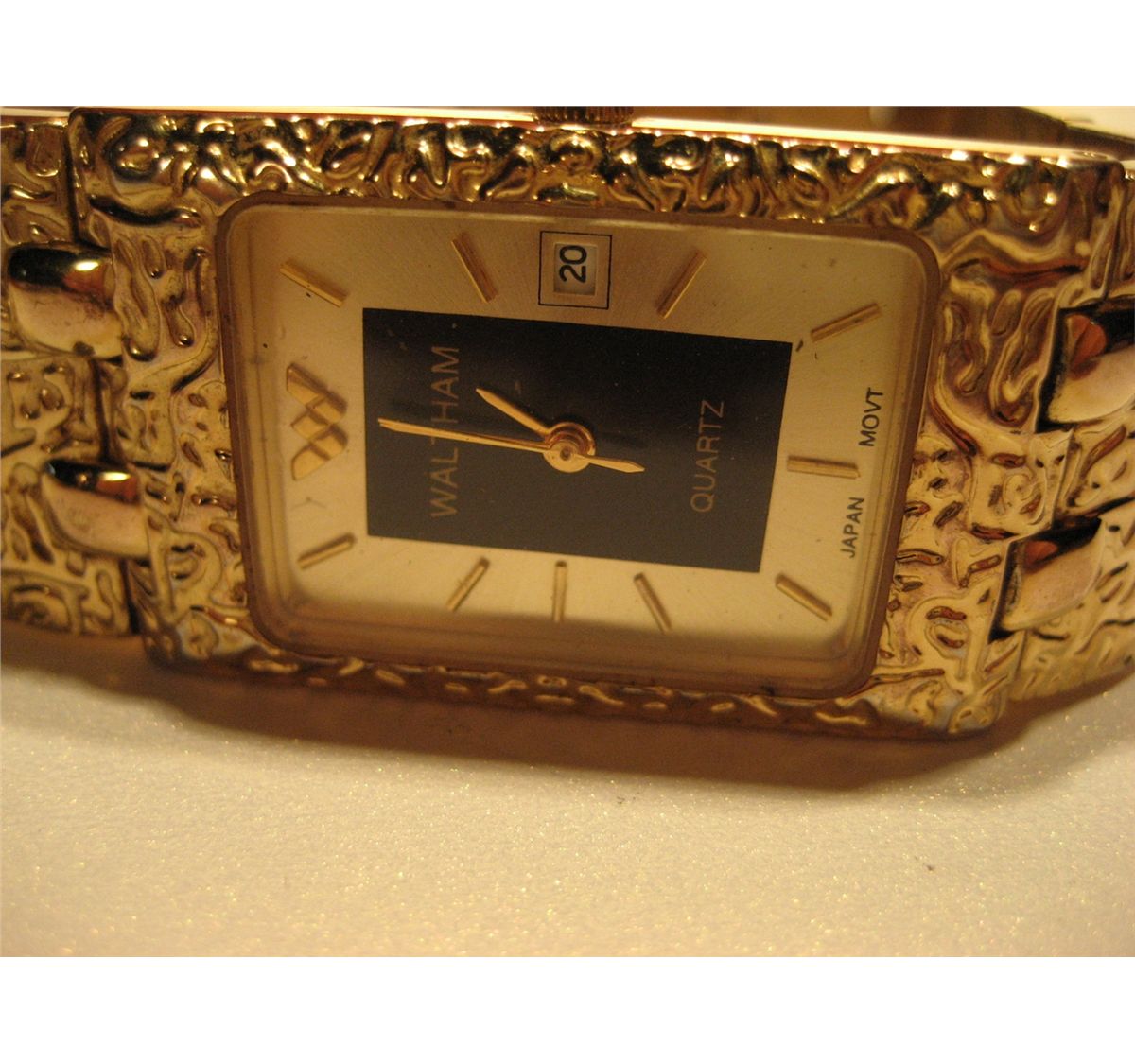 WALTHAM WRIST WATCH WITH DATE MENS GOLD TONE WORKING