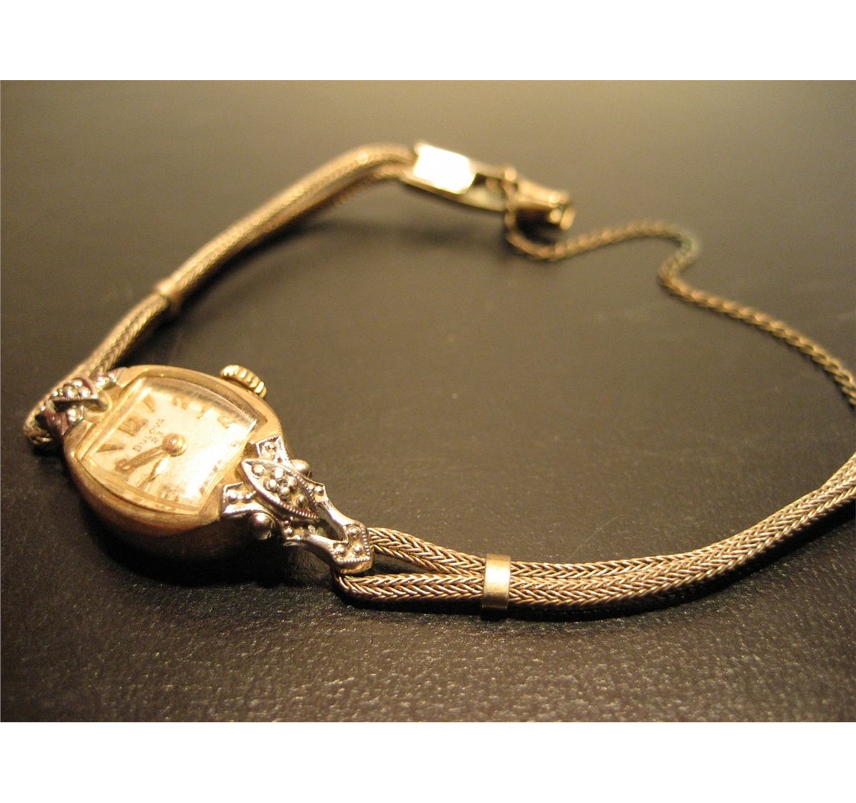 VINTAGE LADIES BULOVA 23 JEWELS GOLD FILLED & DIAMONDS WINDING