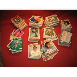 LOT OF 400 PLUS +++ SPORT CARDS BASEBALL, FOOTBALL, BASKETBALL CARDS