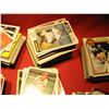 Image 4 : LOT OF 400 PLUS +++ SPORT CARDS BASEBALL, FOOTBALL, BASKETBALL CARDS