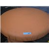 Image 2 : 8 Round Orange Cushions
