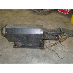 hydraulic tailstock