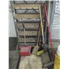 Image 1 : Lot of Brooms, Shovels, Dustpans