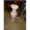 Image 1 : MARBLE PEDESTAL