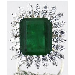 Nat. Emerald 8.98ct w/ Diamond Cocktail Ring 18kt