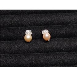 18K White Gold Earrings Set With Large Pearls
