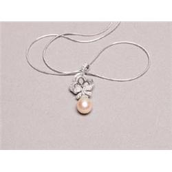 18K White Gold Pendant Set With One Large Pearl