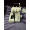 Image 1 : Singer Tiny Serger Sewing Machine