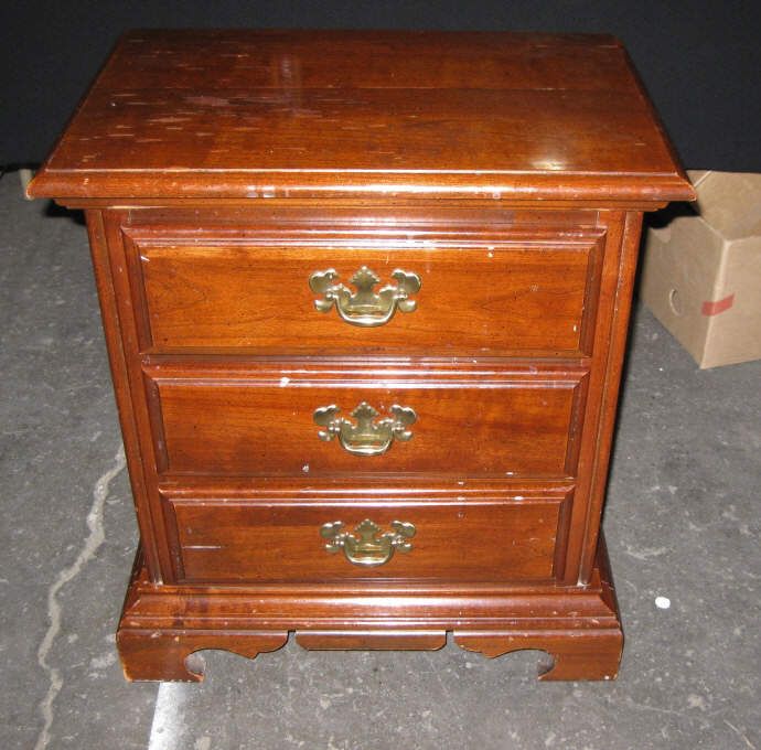3 Drawer Mahogany Night Stand.