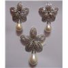 Image 1 : Diamond 2.32 Ctw ,Pearl  20.09 Ctw and 92.5 Silver 21.69g Pendant and Earring Set