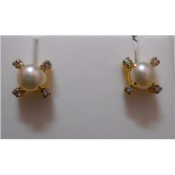 Earring of Diamond 0.16 Ctw,Pearl 2.30 Ctw in 2.50g 14kt Yellow Gold