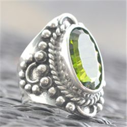 5.380g Ring of Peridot Sterling Silver
