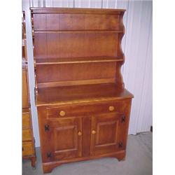 Cushman Maple Hutch...