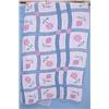 Image 1 : 73" x 83" Floral Pattern Quilt...