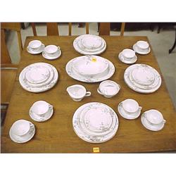 44 Piece Set Noritake Dinnerware...