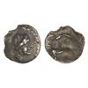 Trihemióbolo. EMPORITON. Anv.: Cabeza femenina a derecha. Rev.: Dos delfines contrapuestos. 0,18 grs