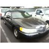 Image 2 : 2002 LINCOLN TOWN CAR