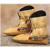 Image 2 : Cree Beaded Moccasins
