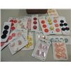 Image 2 : ASSORTED STYLES VINTAGE 1950S & 60S BUTTONS ON