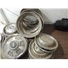 Image 3 : LOT 26 VINTAGE FORD HUBCAPS: GALAXIE 500, (2) &