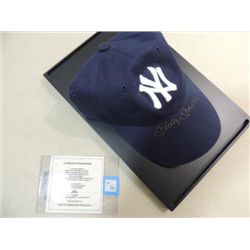 BASEBALL YANKEE HAT AUTOGRAPH MICKEY MANTLE COA