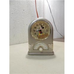 SEIKO MICKEY MOUSE RETRO ALARM CLOCK PLAYS 8 SONGS