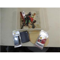 TUB POTPOURRI OF MIXED ITEMS: SANDING DISCS, PALM