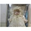 Image 2 : COLLECTIBLE MEMORIES PORCELAIN BABY DOLL