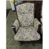 Image 1 : CONTEMPORARY CUSHIONED GLIDE ROCKER CHAIR