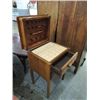 Image 2 : CONTEMPORARY MAPLE SEWING SUPPLY CABINET