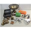 Image 1 : LOT 8 ASSORTED VINTAGE METAL COLLECTIBLES: 2 TINS,
