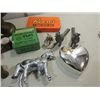 Image 3 : LOT 8 ASSORTED VINTAGE METAL COLLECTIBLES: 2 TINS,