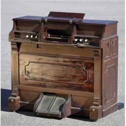 Tramporgel, sjalvspelande, Angelus, USA, H 102, B 111, ca. 70 rullar medfoljer....