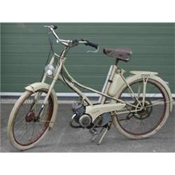 Moped, Mobylette, beige, renoveringsobjekt, en kedja saknas, fel forgasare?....