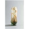 Image 1 : DAUM FRÈRES Nancy Vase farbloses matt geätztes Glas mit Pulvereinschmelzungen. Grüner und oran...