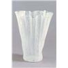 Image 1 : VENINI & C. Murano Vase Fazzoletto farbloses Glas. Zanfirico-Dekor von opakweißen vertikal an...