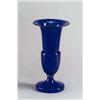 Image 1 : JOHANN LÖTZ WITWE Klostermühle Vase blaues und farbloses Glas. Über rundem gewulstetem Fuß mi...