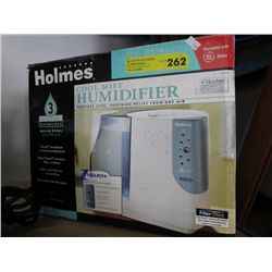 Holmes cool mist humidifier, in box