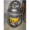 Image 1 : Industrial shop vac