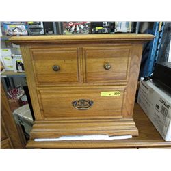 Four piece bedroom suite by Broyhill