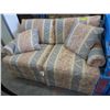 Image 1 : Upholstered love seat